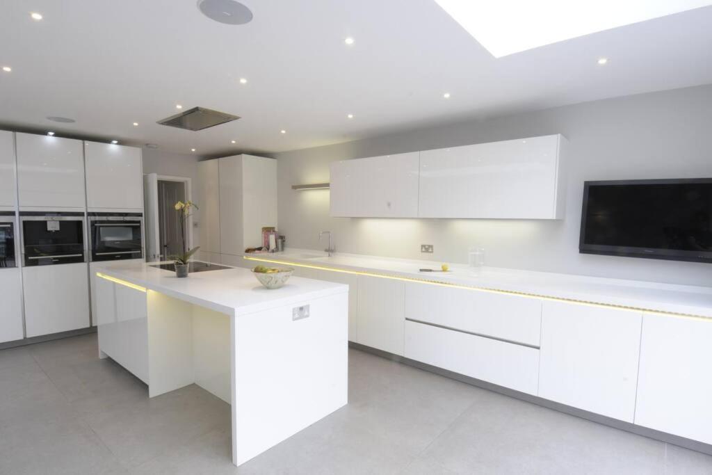 Four Bedroom Modern Victorian Wandsworth House Londres Exterior foto